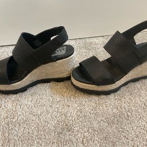 Sorel black wedge sandals - only worn once!